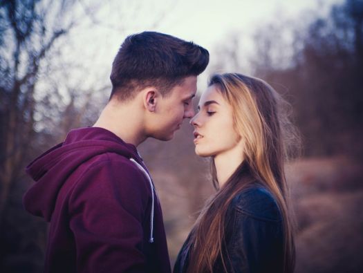 Beijando um Amigo