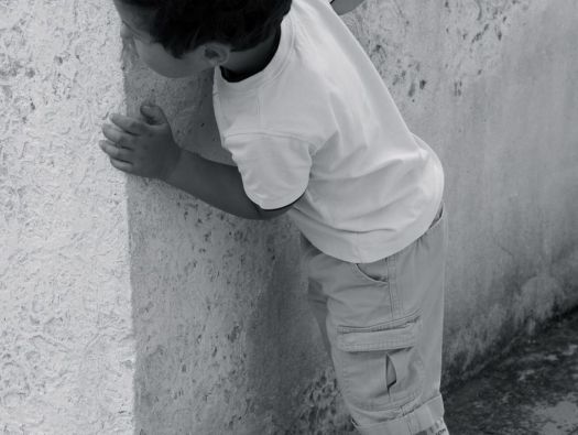 Esconder